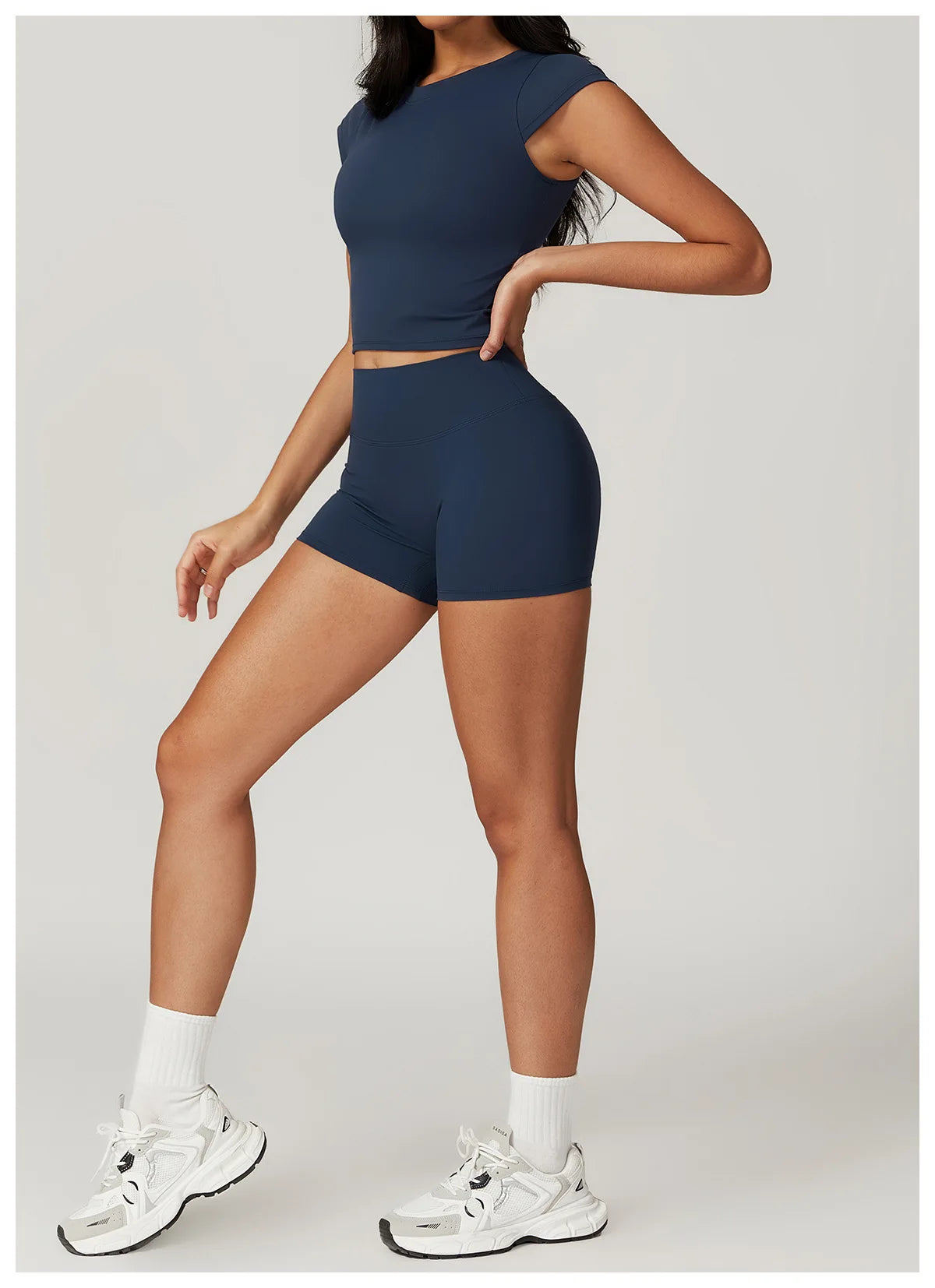 Ensemble haut à manches courtes et short A&amp;A ProSculpt